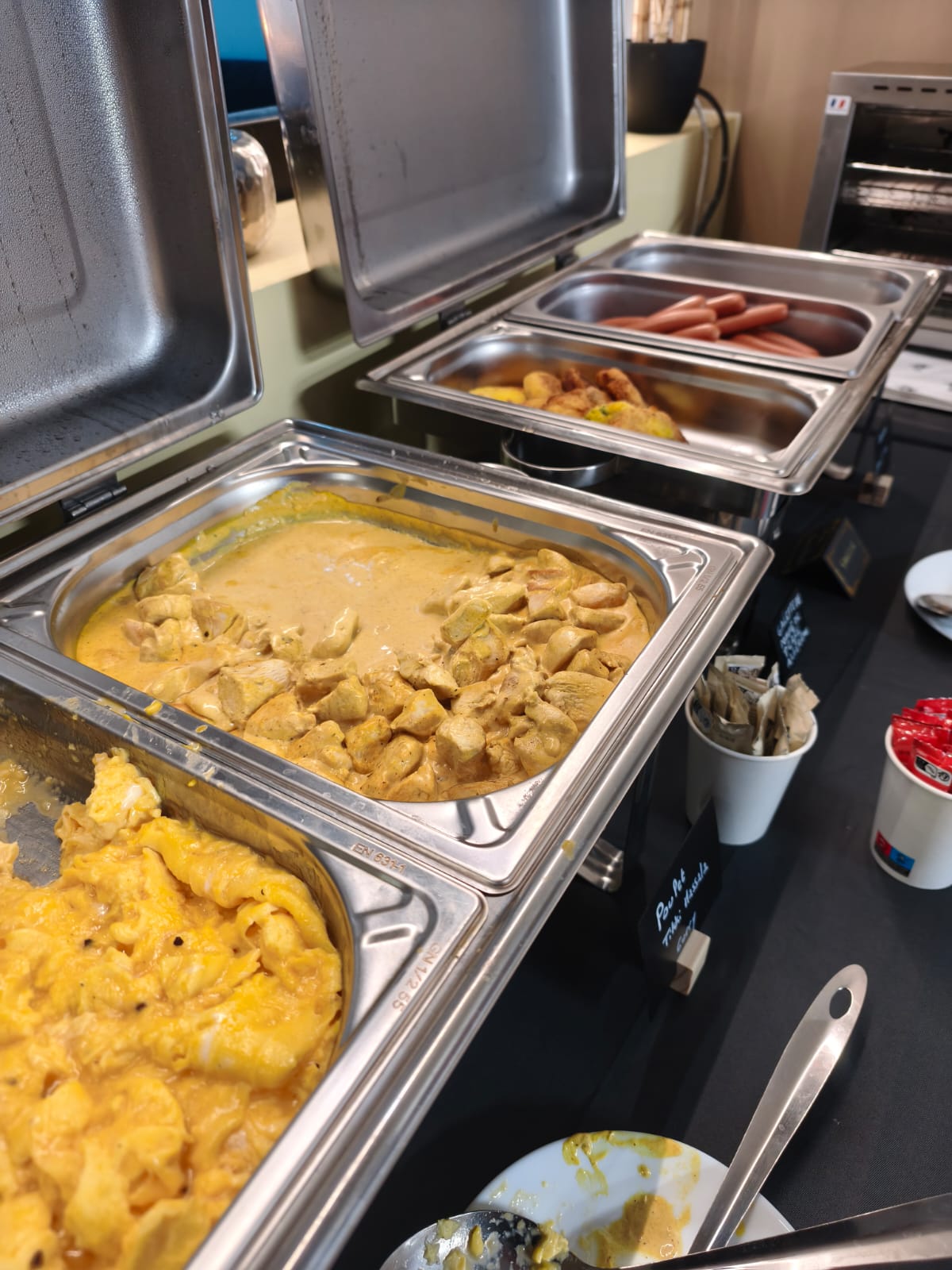 Buffet chaud proposé chez H2O Metz